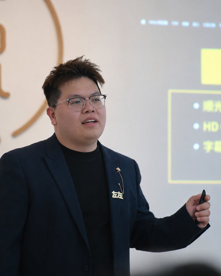 左左 VINJO 导师 CJ Lim