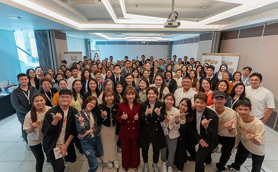 左左 VINJO 战略营家课程现场大合照