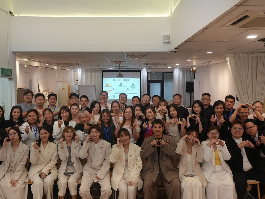 旅行社团队企业培训现场合照